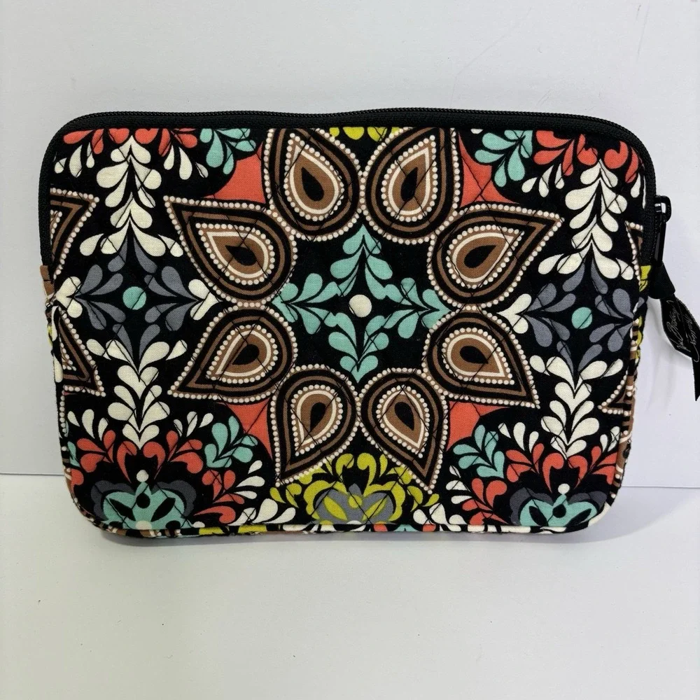 Vera Bradley Sierra Tablet Sleeve Padded Zippered Pouch Great For Travel